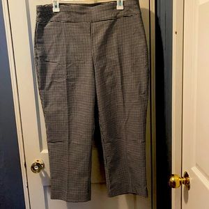 Croft & Barrow gingham tummy control capris